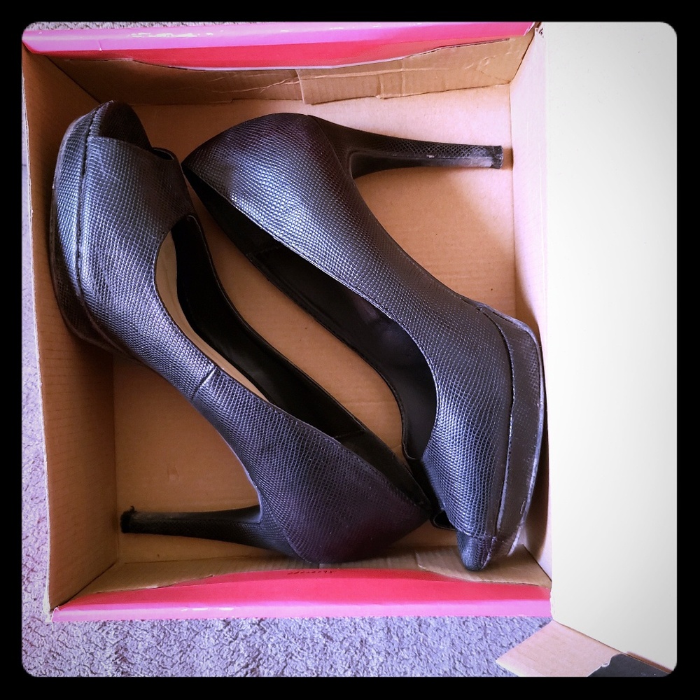 Black Peeptoe Pumps